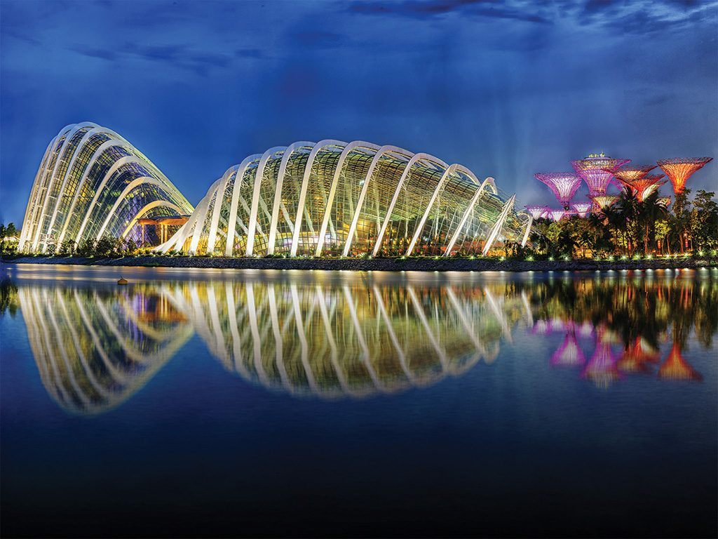 Marina Bay Sands Sky Park + Gardens By The Bay (Sharing Coach Tour)