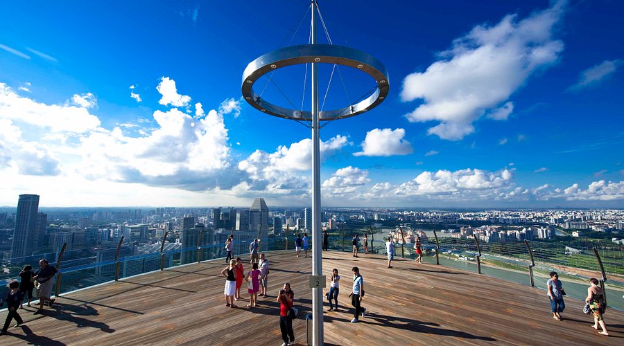 Marina Bay Sands Sky Park + Gardens By The Bay (Sharing Coach Tour)